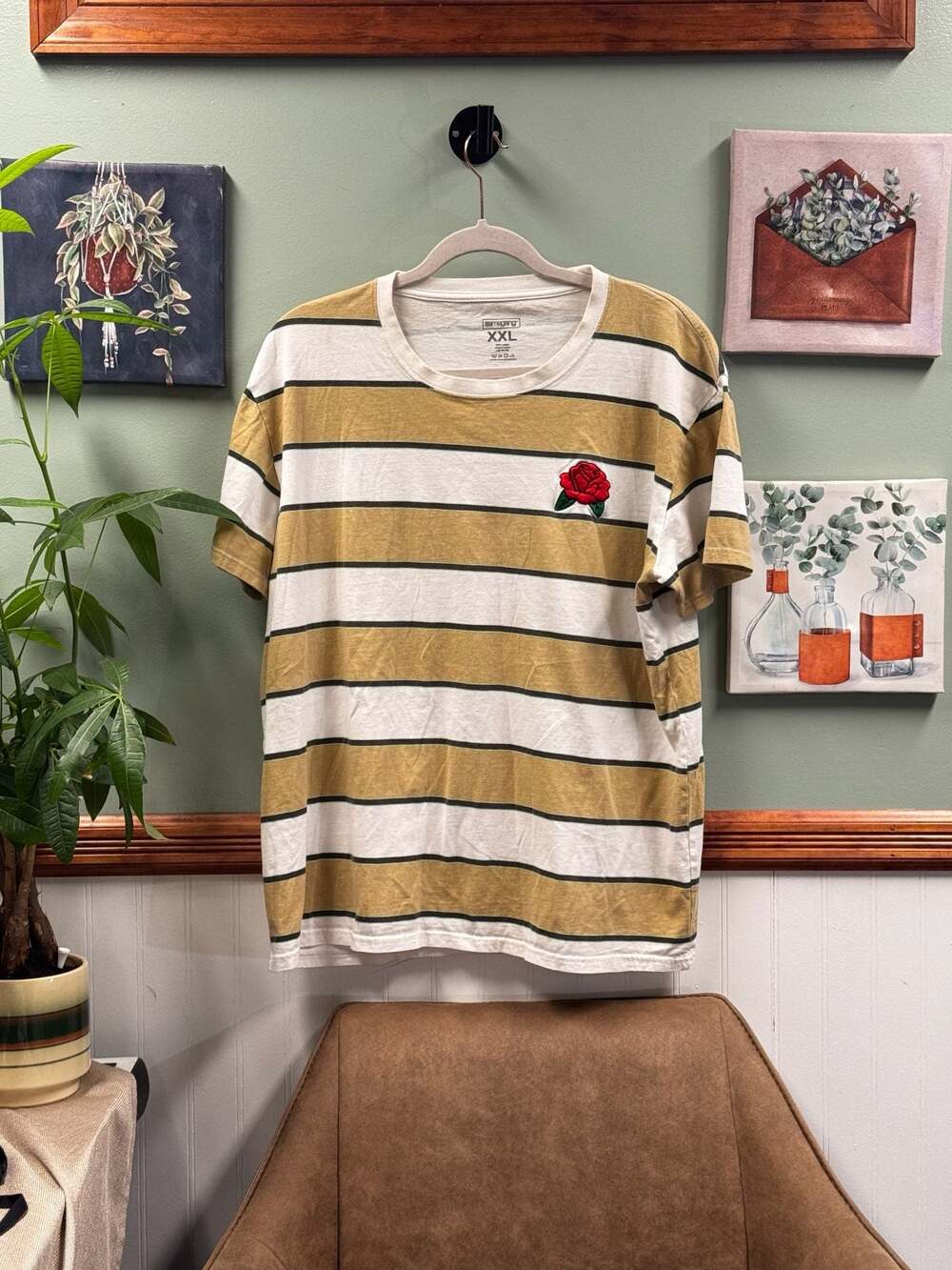 samegang Striped Short Sleeve Crew Neck T-Shirt with Embroidered Rose Detail